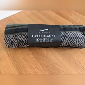 Slowtide Fleece Blanket NWT